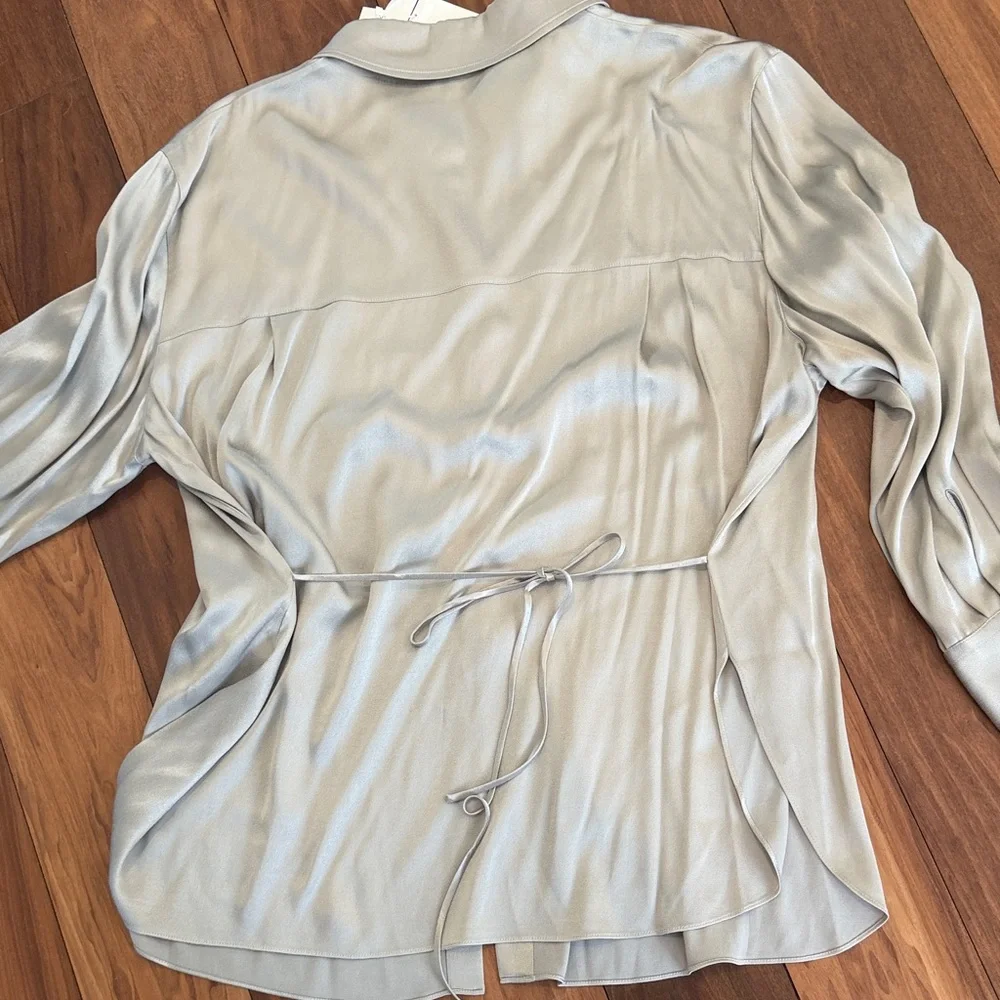 Elegant Vince Taupe blouse 2x NWT - Picture 3 of 3